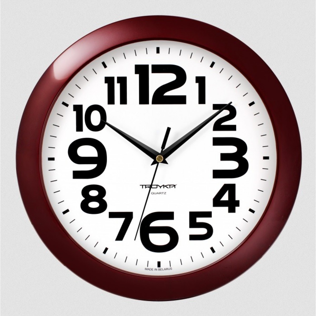 Часы настенные,  диаметр 290 мм, стекло минеральное, пластиковый обод, цвет-бордовый.